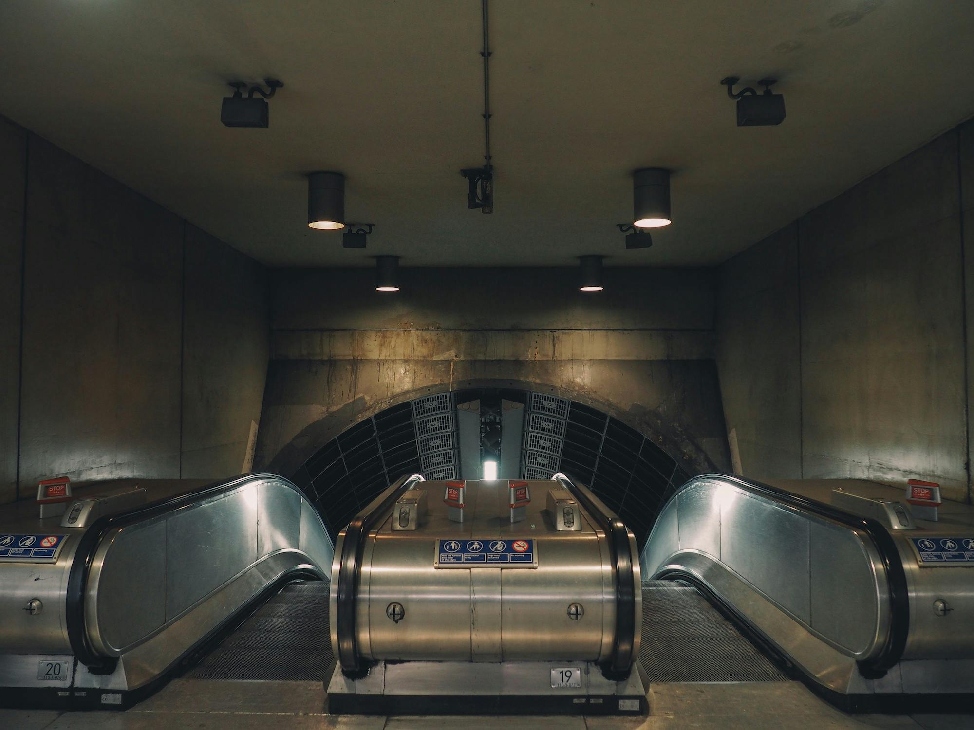 Transports in London are easy and realiable, just buy a Oyster card so you can take the tube or the iconic red buses and don't miss out on anything on your itinerary.